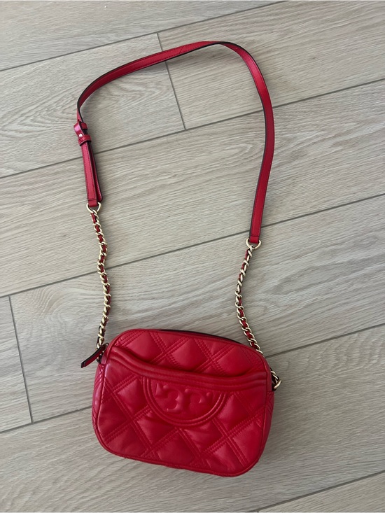 Tory Burch Handbags - Tory Burch red fleming small Crossbody purse